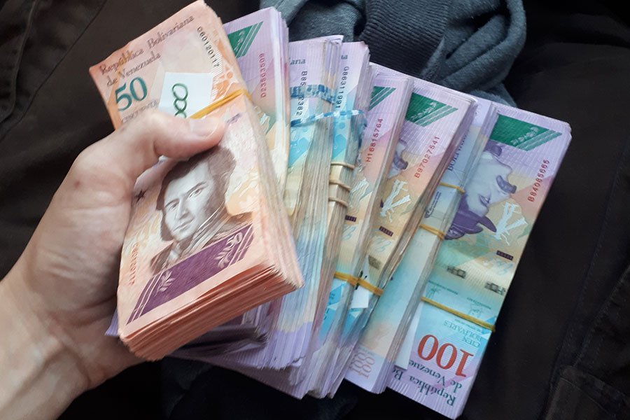 Is it safe to travel to venezuela - Money