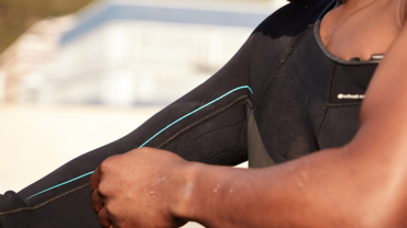 How does a wetsuit work