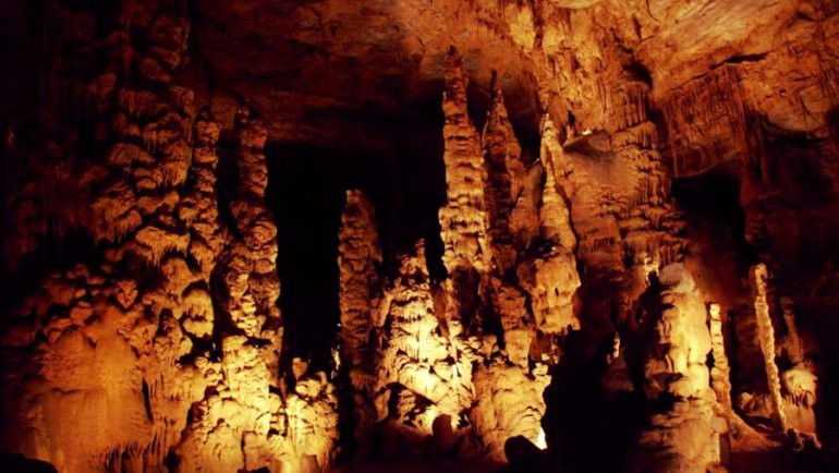 AL Cathedral Caverns