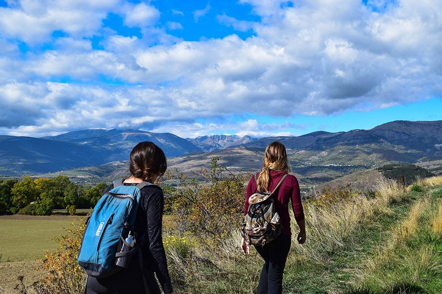 2 sisters hiking