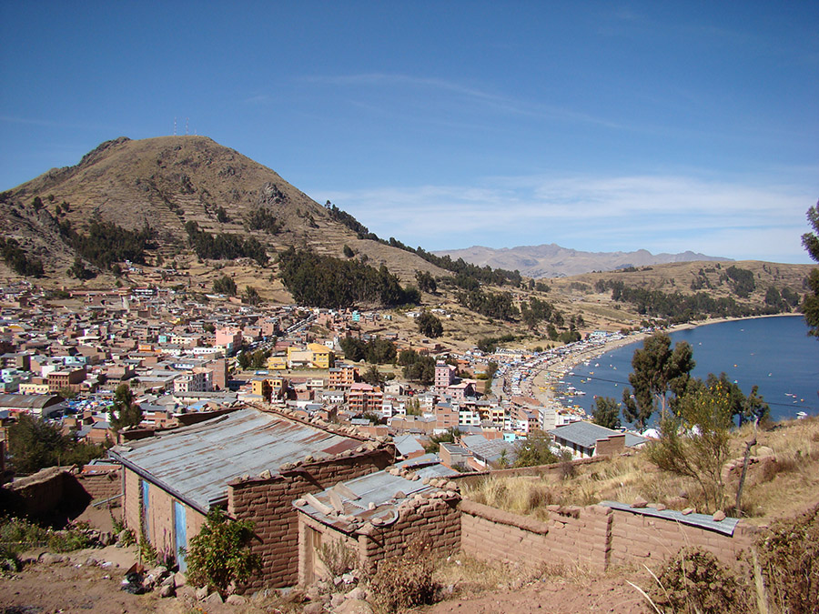 Copacabana - Climbing El Calvario