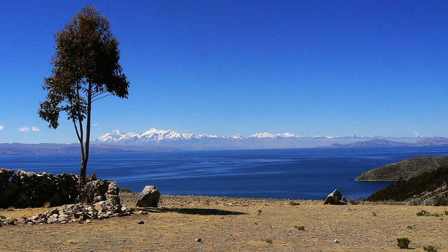 Full sun on Lake Titicaca
