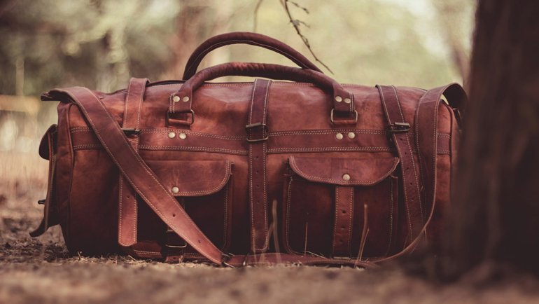 Leather travel bag