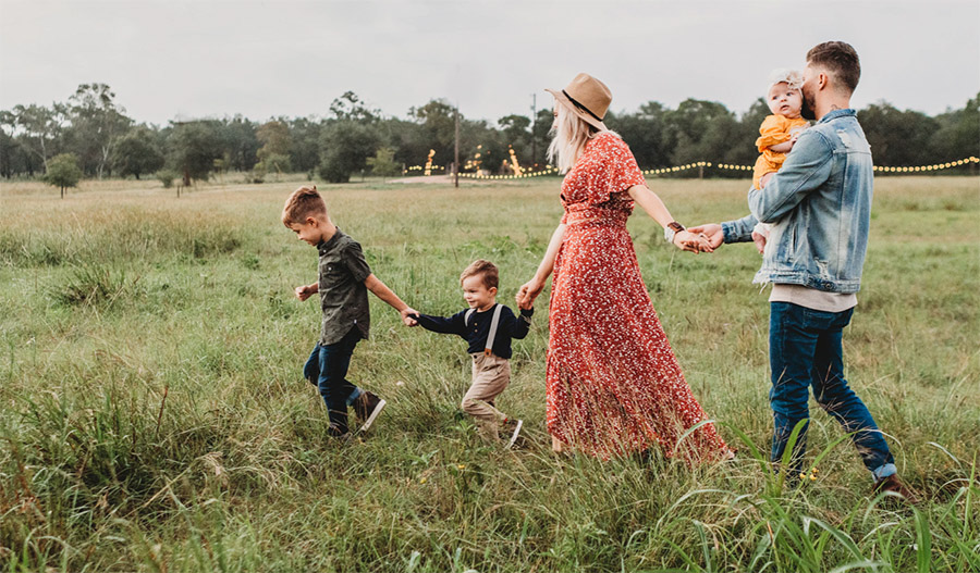 couple with children