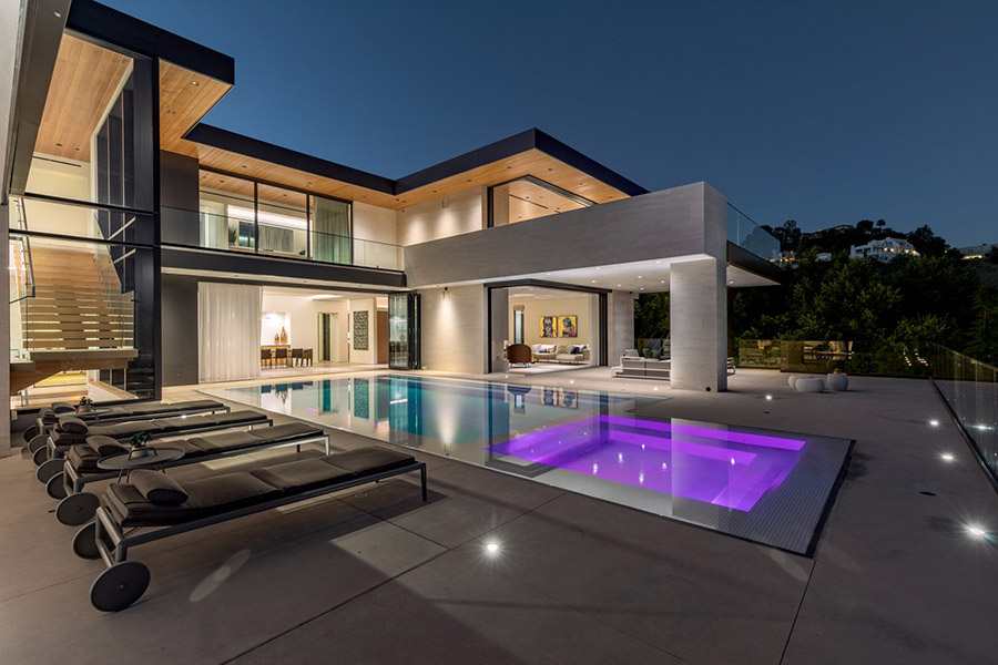 Villa Margaux at night