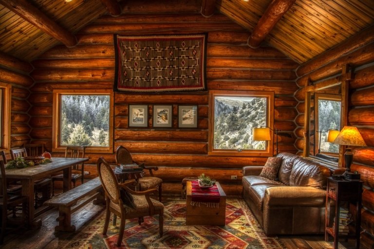 Tips for Maximizing Space in a Small Cabin House