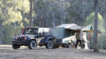 Jeep camping with trailer
