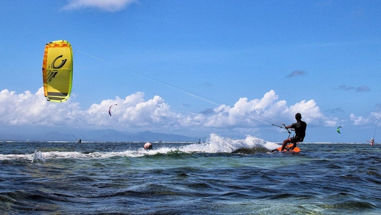 Kitesurfing guide