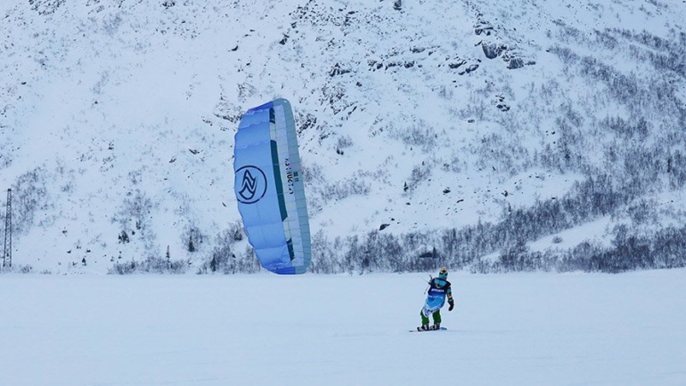 Snowkiting kite
