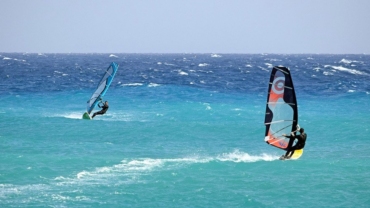 Windsurfing vs kitesurfing