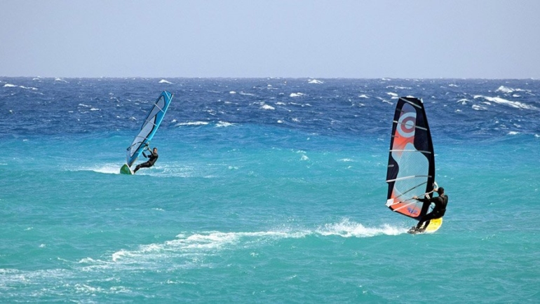 Windsurfing vs kitesurfing