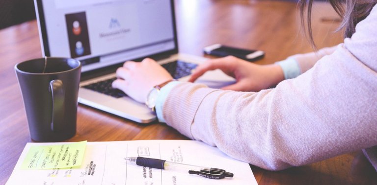 How to Manage Studies and Traveling Together