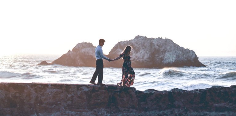 Dating While Abroad: How to Meet Singles When Traveling